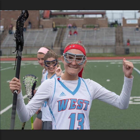 Meet your Posher, Lauren - Picture 6 of 8